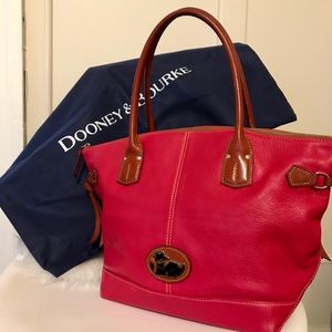 Dooney & Bourke handbag / tote